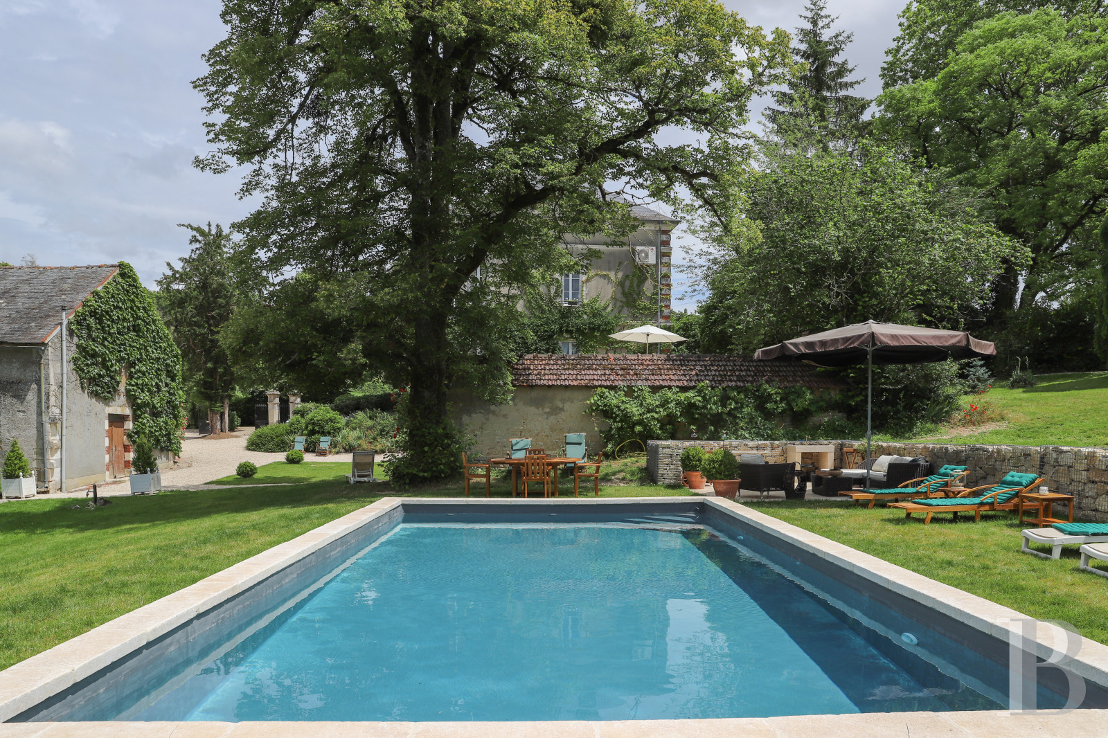 Dans l’Yonne, au sud d’Auxerre, un manoir du 19e siècle à l’orée d’un village - photo  n°4